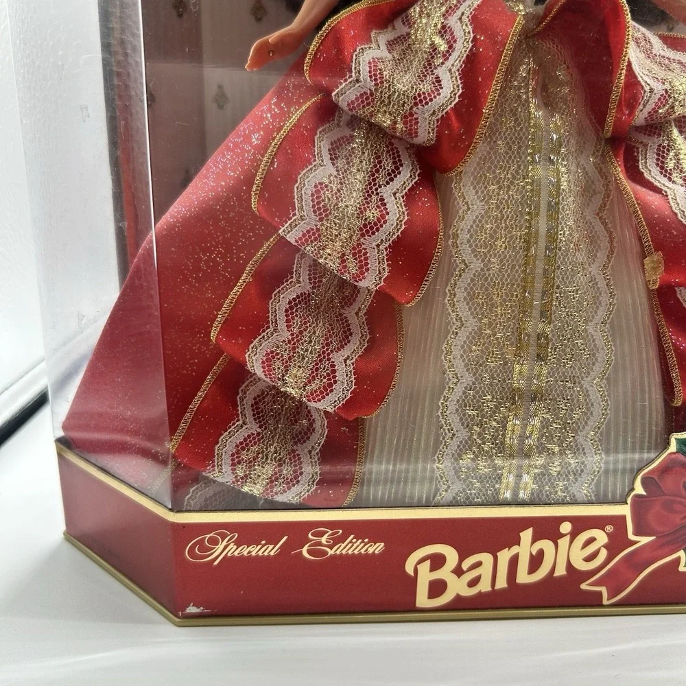Mattel 1997 Happy Holiday Special Edition Green Eyes